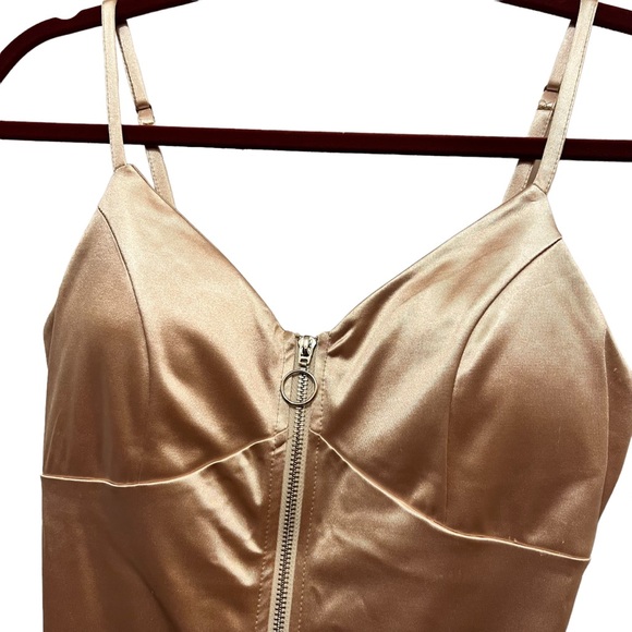 Haute Monde Gold Zippered Dress Size M NWT - Picture 2 of 4